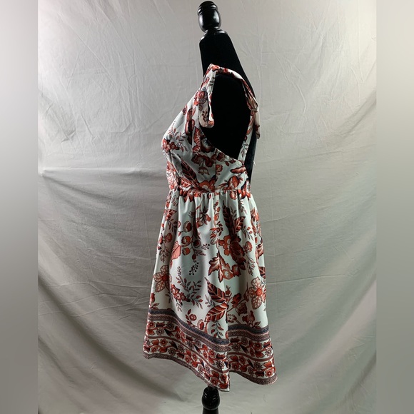 Floral Print Tie Shoulder Backless Dress - Picture 8 of 9